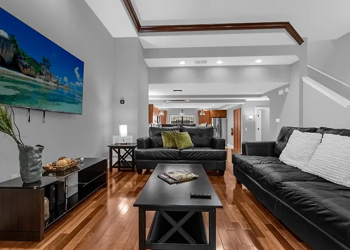 4Br Disney Family Townhouse Resort In Orlando - With Resort Pool, Gym, Games, & Jacuzzi