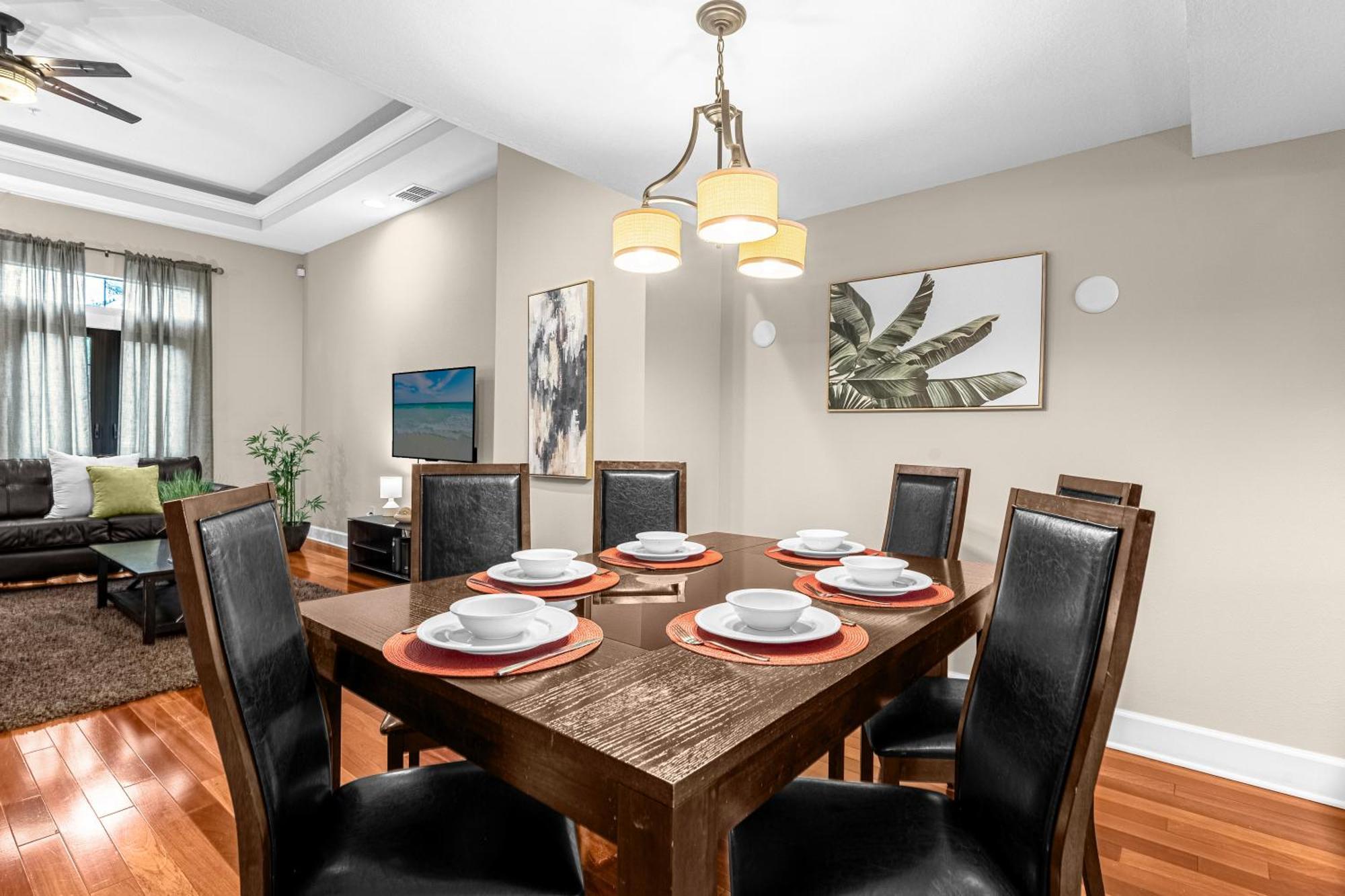 4br Family Townhouse In - With Pool, Gym, Games, & Jacuzzi Holiday home *